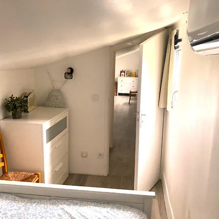Maison Avec Vue Sur Paris Et La Tour Eiffel *
